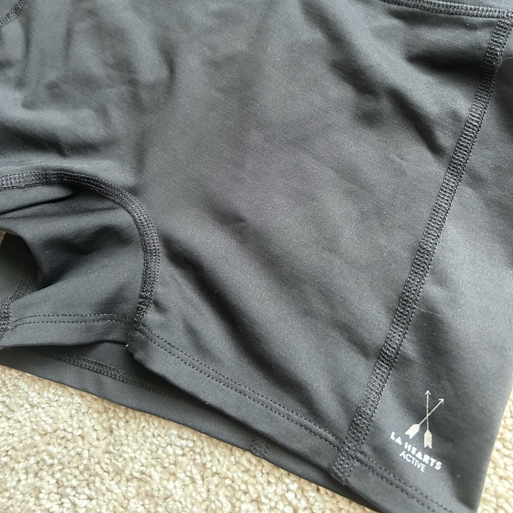 La Hearts Black Active Shorts with Crossed Arrow Logo